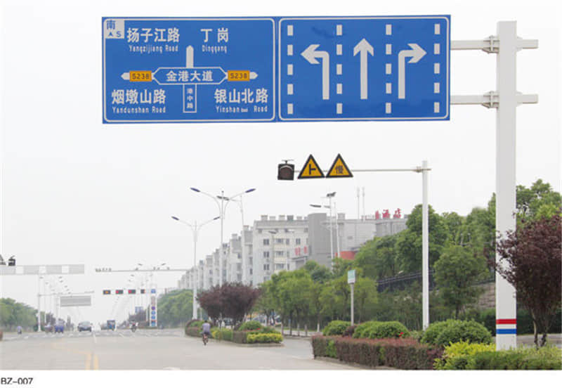 公路标志杆普遍出现加大趋势