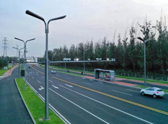 北京怀柔杨雁路多功能智慧灯杆